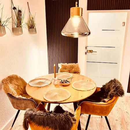 Stylish With Beautiful Ambiance Apartment *
