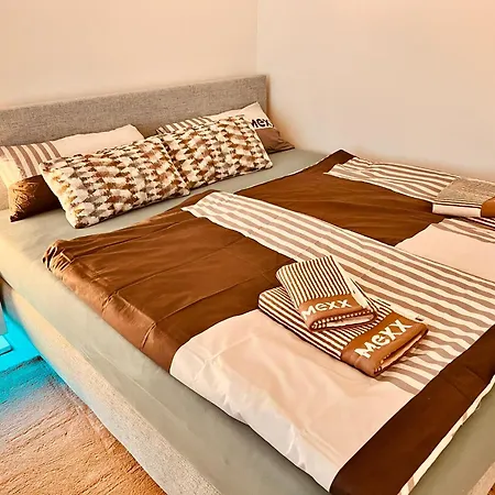 Stylish With Beautiful Ambiance *